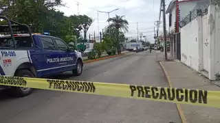 El hombre herido fue auxiliado por algunas personas que se encontraban cerca del lugar