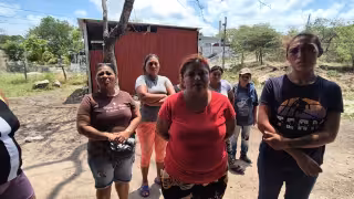 Zanja ocupa gran parte de la calle y preocupa a familias de Champotón