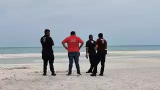 Dos hombres en el mar de Ciudad del Carmen causaron movilización de autoridades