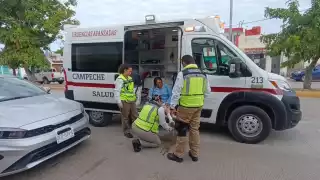 Accidente entre motocicletas deja una mujer lesionada en Justo Sierra Méndez