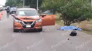 El cuerpo de la mujer quedó tendido a un costado de la cinta asfaltica