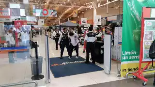 Detienen a hombre tras intentar robar 22 desodorantes en Chedraui Palmira