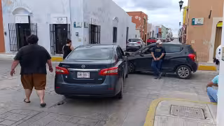 Elementos turísticos abanderan tránsito por choque menor