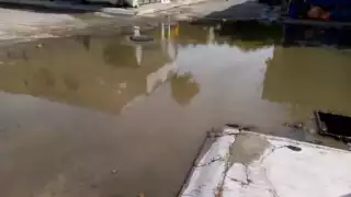 Aguakan se 'lava las manos' por desborde de aguas negras en Playa del Carmen