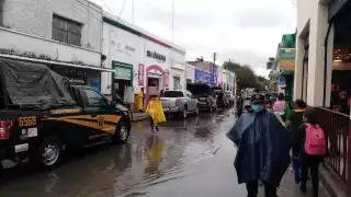 El convoy llamó la atención de transeúntes que se encontraban en el Centro de Mérida