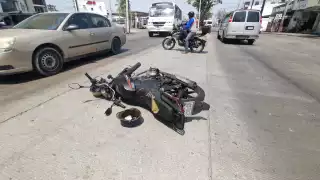 Motociclista resulta lesionado tras accidente frente a la terminal