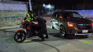 Motociclista presuntamente ebrio provoca accidente en la carretera Antigua Kalá