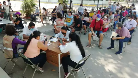 En la capital del estado son 10 centros de vacunación habilitados, donde destaca el Hospital General de la Zona 1 del Instituto Mexicano del Seguro Social (IMSS) En la capital del estado son 10 centros de vacunación habilitados, donde destaca el Hospital General de la Zona 1 del Instituto Mexicano del Seguro Social (IMSS)