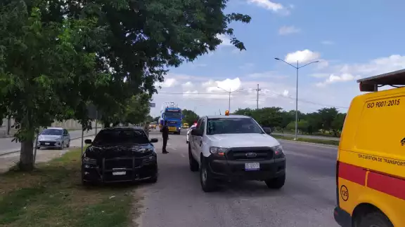 Los cuatro vagones cruzaron el Periférico de Mérida Los cuatro vagones cruzaron el Periférico de Mérida