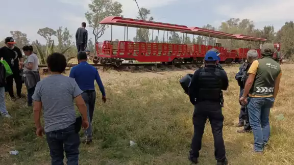 Protección Civil realiza los peritajes correspondientes para deslindar responsabilidades. Foto: Twitter @SGIRPC_CDMX Protección Civil realiza los peritajes correspondientes para deslindar responsabilidades. Foto: Twitter @SGIRPC_CDMX