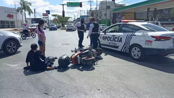 La pareja en moto se desplazaban a exceso de velocidad