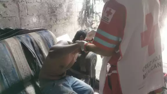 Aunque no tenía pruebas concretas, el agresor amenazó de muerte a ambos sujetos por robar su motocicleta Aunque no tenía pruebas concretas, el agresor amenazó de muerte a ambos sujetos por robar su motocicleta