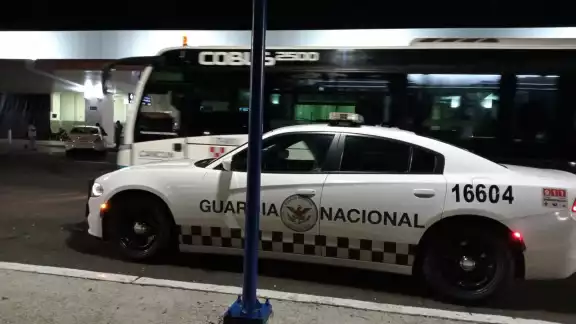 Evacuan el aeropuerto Internacional de Cancún por el reporte de una bomba al interior de uno de los aviones Evacuan el aeropuerto Internacional de Cancún por el reporte de una bomba al interior de uno de los aviones