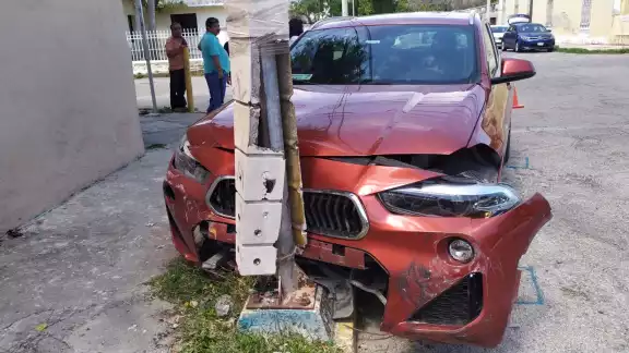 Ambos autos involucrados registraron daños materiales Ambos autos involucrados registraron daños materiales