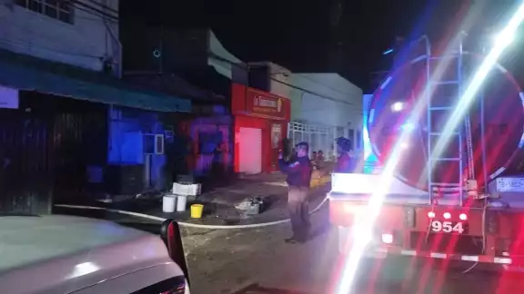 La zona fue acordonada para evitar un accidente mayor La zona fue acordonada para evitar un accidente mayor