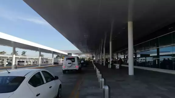 Al ser Zona Federa, los conductores no pueden ingresar a la terminal aérea Al ser Zona Federa, los conductores no pueden ingresar a la terminal aérea