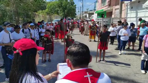 Se registra gran afluencia de personas en el Viacrucis en Campeche Se registra gran afluencia de personas en el Viacrucis en Campeche