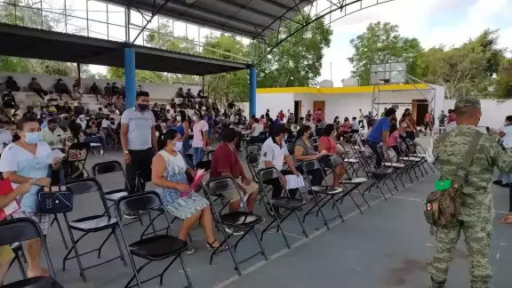 Personas de 40 a 49 años recibirán la primera dosis de la vacuna Sinovac. Personas de 40 a 49 años recibirán la primera dosis de la vacuna Sinovac.