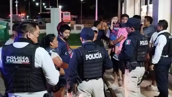 El agresor fuedetenido y la fémina fue trasladada a un hospital El agresor fuedetenido y la fémina fue trasladada a un hospital