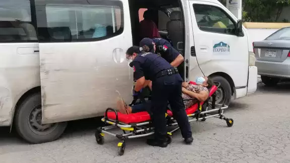 Señora mayor termina lesionada tras choque en ambulancia de traslado Señora mayor termina lesionada tras choque en ambulancia de traslado