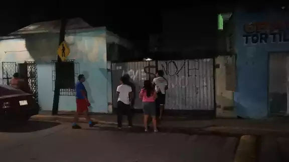 Vecinos acusan a las autoridades policiacas de no atender las llamadas de emergencia
