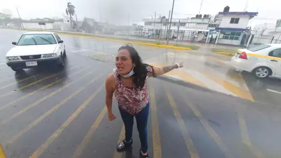 La hermana del difunto, acudió este día al Cereso de Chetumal para solicitar explicación de parte del director, pero no fue recibida La hermana del difunto, acudió este día al Cereso de Chetumal para solicitar explicación de parte del director, pero no fue recibida