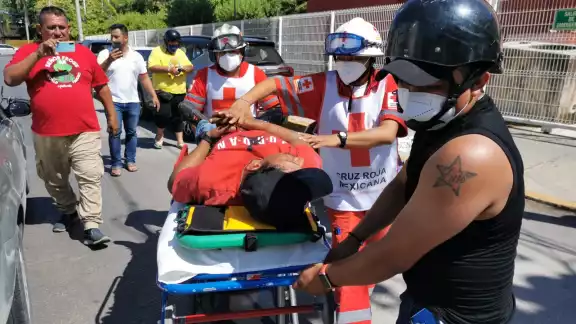 En vehículo dañado no presentará cargos debido a que considera que el ciclista no tendría con qué pagar los daños En vehículo dañado no presentará cargos debido a que considera que el ciclista no tendría con qué pagar los daños