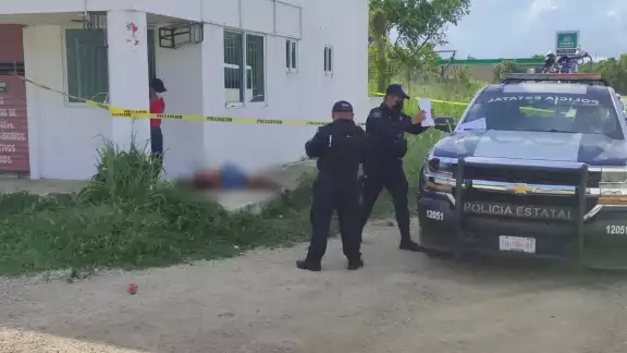 La madre aseguró que el chico no era un indigente y cuestionó el actuar de los agentes tras haberlo encontrado mal herido