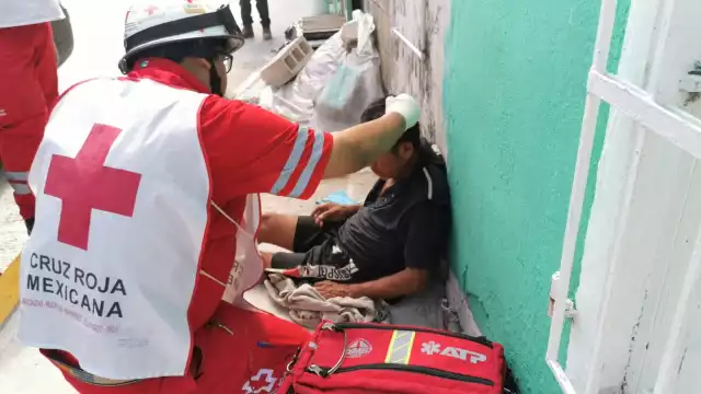 El hombre se encontraba junto a otros hombres en estado de ebriedad cuando fue golpeado