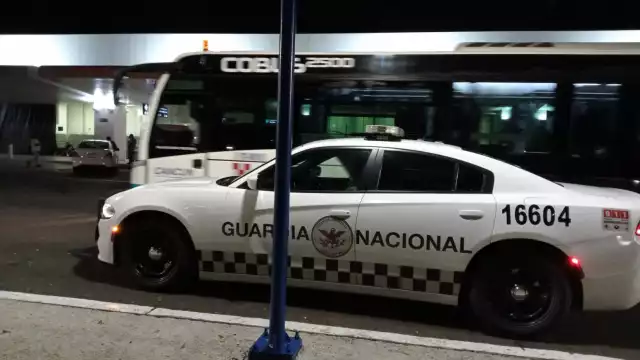 Evacuan el aeropuerto Internacional de Cancún por el reporte de una bomba al interior de uno de los aviones