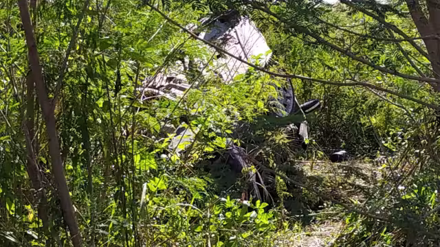 El conductor resultó herido tras la fuerte volcadura