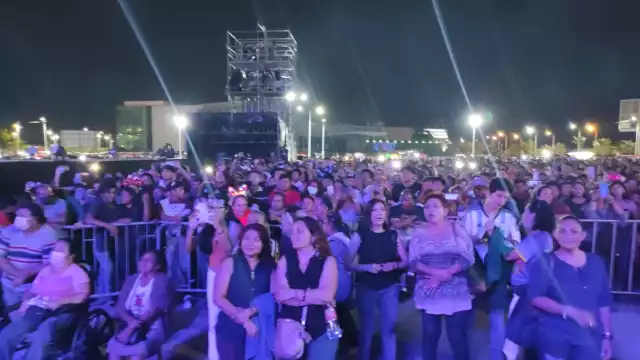 Los Socios del Ritmo cerraron con su concierto la Ronda Naval este domingo