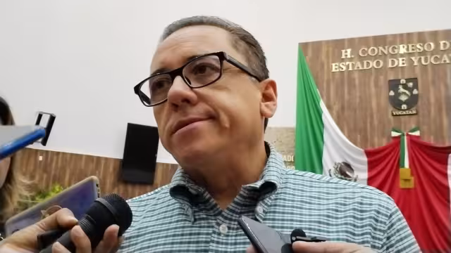 Lo ideal es no comprometer tu actuar a cambio de un privilegio: Víctor Hugo Lozano