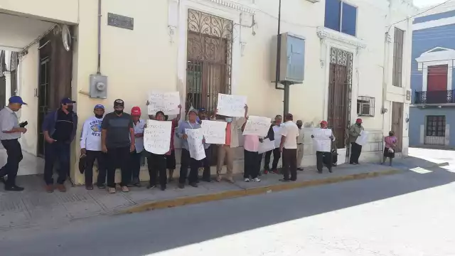 Campesinos de Izamal se manifiestan en la Procuraduría Agraria de Mérida