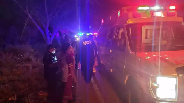 Los paramédicos llegaron para atender a un abuelito herido por un conato de bronca