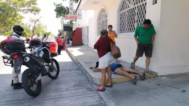 La mujer fue trasladada por paramédicos para su valoración