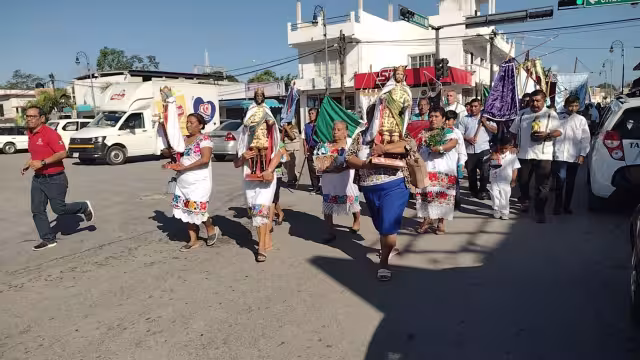 Dió inicio de la tradicional fiesta de la colonia Francisco May