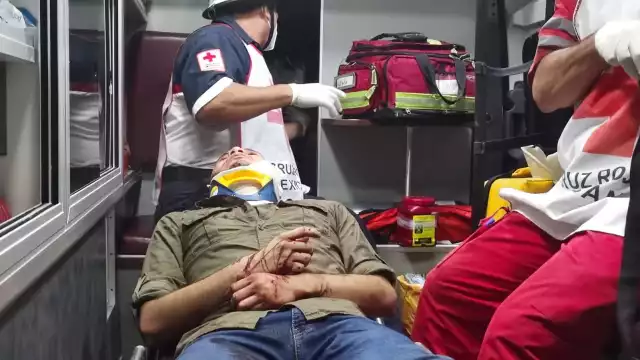 Sus amigos huyeron del lugar por miedo a ser acusados de algún delito