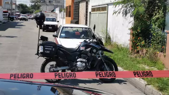 El taxi fue abandonado y presentaba actos vandálicos,