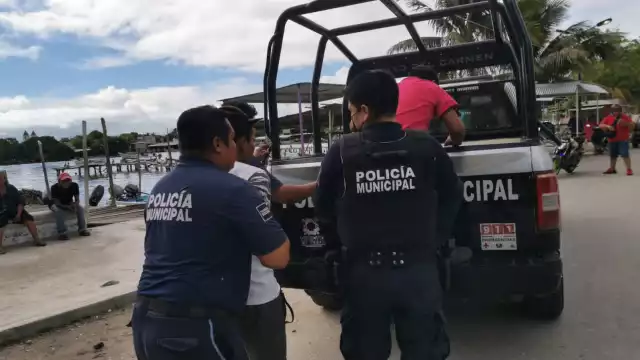 Los detenidos tras la riña en la colonia Arroyo Grande fueron llevados a la Comandancia Municipal de Ciudad del Carmen para definir su situación legal
