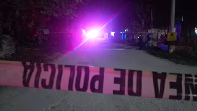 Los sicarios huyeron a bordo de una motocicleta