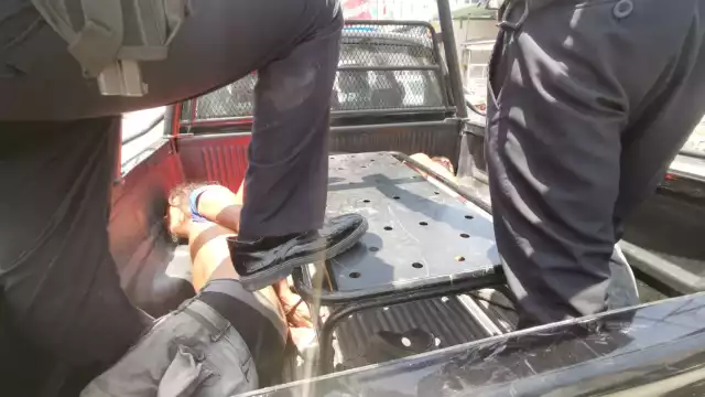 Elementos de la Policía Estatal arrestaron a ambos hombres