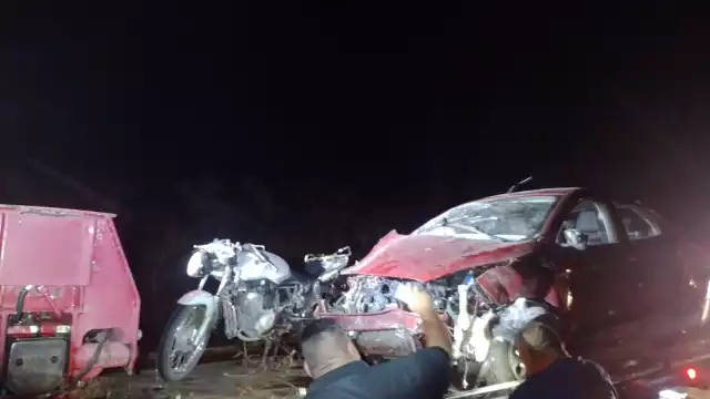 Luego del impacto ambos vehículos terminaron fuera de la carretera de Motul a Mérida