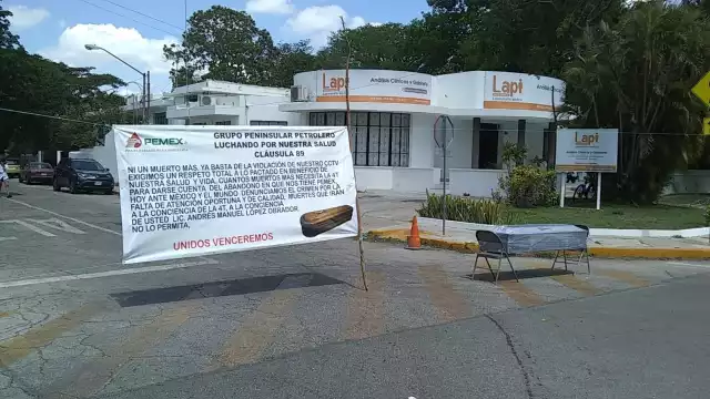 Los jubilados de Pemex han cerrado la calle 60 de Mérida