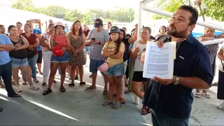Padres denuncian presunto hostigamiento laboral en primaria de Playa del Carmen