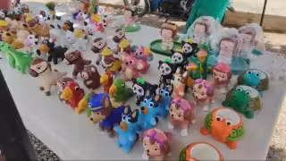 Tradicionales silbatos de barro llenan de color las calles de Tepakán, Calkiní