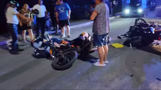 Camioneta evade filtro y atropella a motociclistas en Calkiní