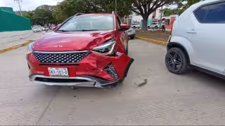 Exceso de velocidad termina en choque en Concordia, Campeche