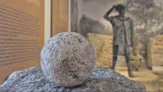 Tesoro pirata en Champotón: Hallan bala de cañón de piedra del siglo XVI o XVII; será exhibida en museo