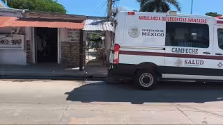 Hombre golpeado y ensangrentado moviliza a cuerpos de emergencia en una cuartería de Campeche